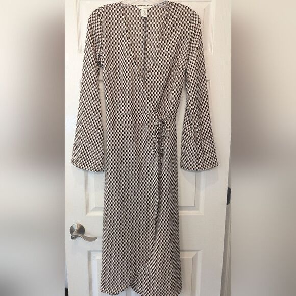 H&M Crepe checkered long sleeve wrap Midi Belted dress Beige Brown Size XS - Picture 5 of 12